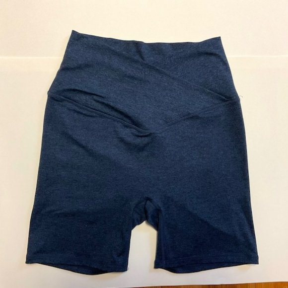 ILUS Cinched Cross Over Shorts 6" (M) - Picture 1 of 4